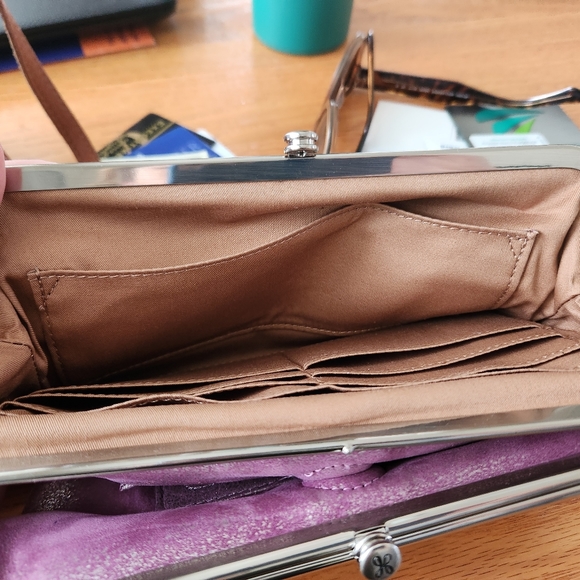 Hobo Lauren Clutch - Picture 7 of 11